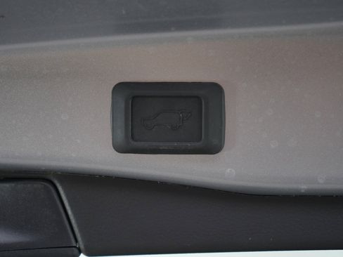 Used 2025 Toyota RAV4 XLE Premium w/ Weather Package AWD/4WD image 17
