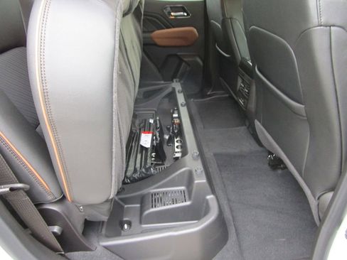 Used 2025 GMC Canyon AT4 w/ Technology Plus Package image 20