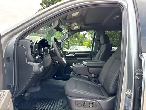 New 2026 GMC Sierra 2500 SLE w/ SLE Value Package; AWD/4WD image 8