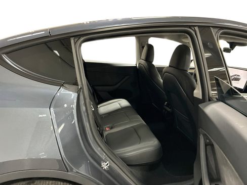 Certified 2023 Tesla Model Y AWD image 11
