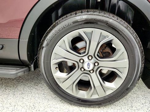 Used 2018 Ford Explorer Sport w/ Equipment Group 401A image 9