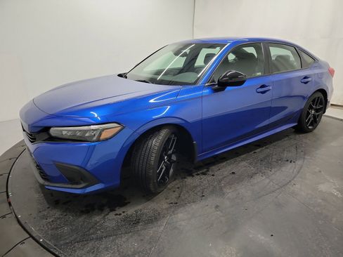 Used 2024 Honda Civic Sport image 3