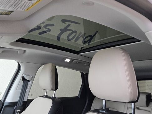 Used 2022 Ford Escape SEL image 24