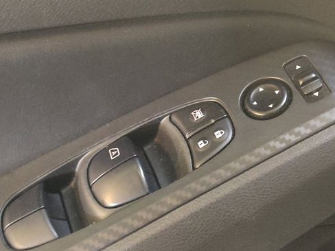 Used 2024 Nissan Altima 2.5 SV image 27