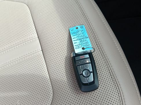 Used 2024 Ford Expedition Limited AWD/4WD image 21