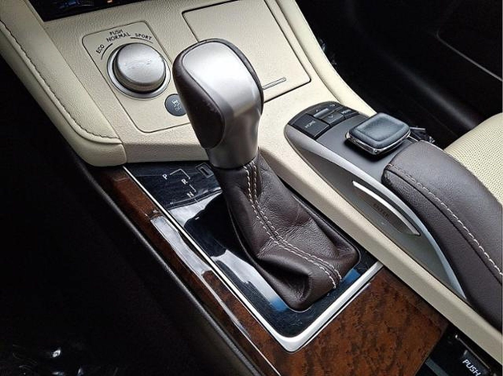 Used 2017 Lexus ES 350 FWD image 13