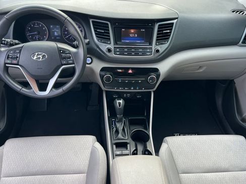 Used 2017 Hyundai Tucson Sport FWD image 4