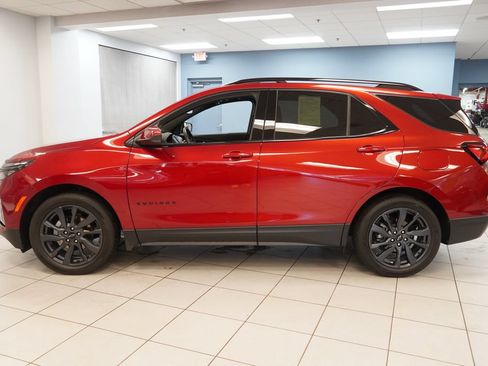 Certified 2023 Chevrolet Equinox RS FWD image 2