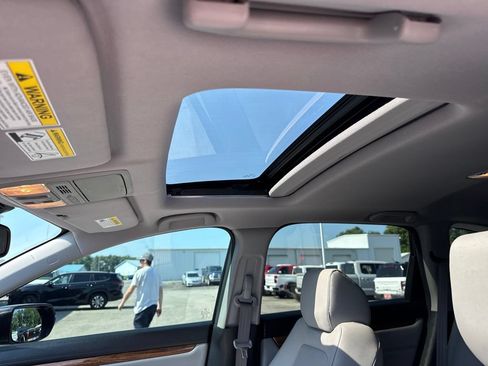 Used 2019 Honda CR-V Touring image 18