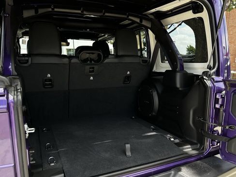 Used 2026 Jeep Wrangler Unlimited Rubicon AWD/4WD image 32