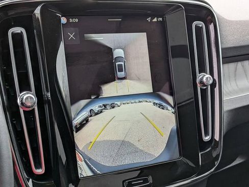 Used 2026 Volvo XC40 B5 Plus w/ Protection Package Premier AWD/4WD image 26
