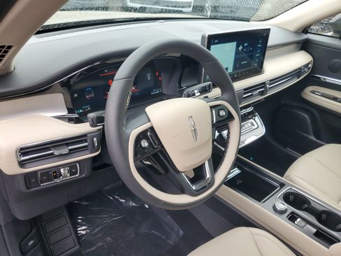 New 2026 Lincoln Corsair Premiere image 13