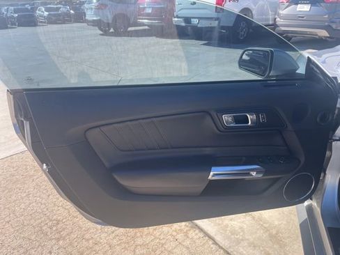 Used 2019 Ford Mustang Premium image 18