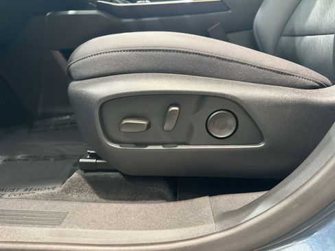 New 2026 Chevrolet Equinox LT w/ Convenience Package II FWD image 14