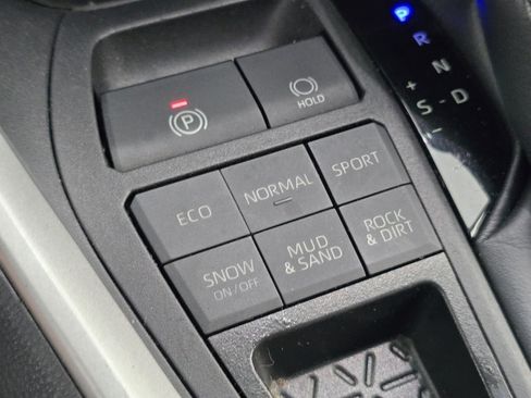 Certified 2024 Toyota RAV4 XLE AWD/4WD image 6