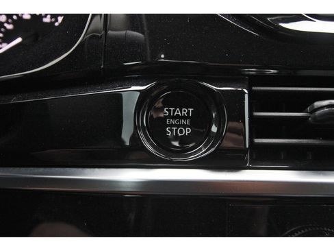 Certified 2025 Nissan Pathfinder SV FWD image 28