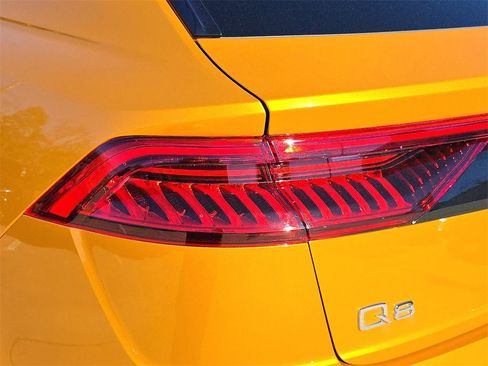 Used 2023 Audi Q8 Premium Plus image 38