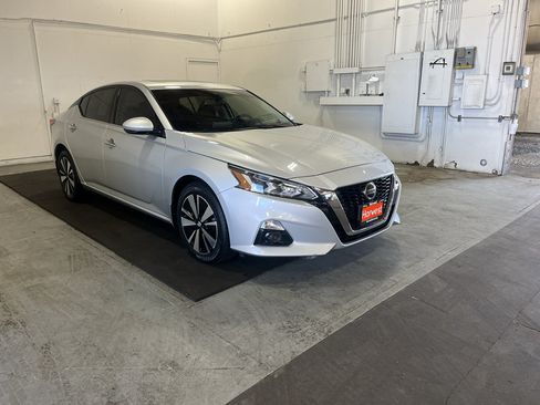 Used 2020 Nissan Altima 2.5 SL AWD/4WD image 3