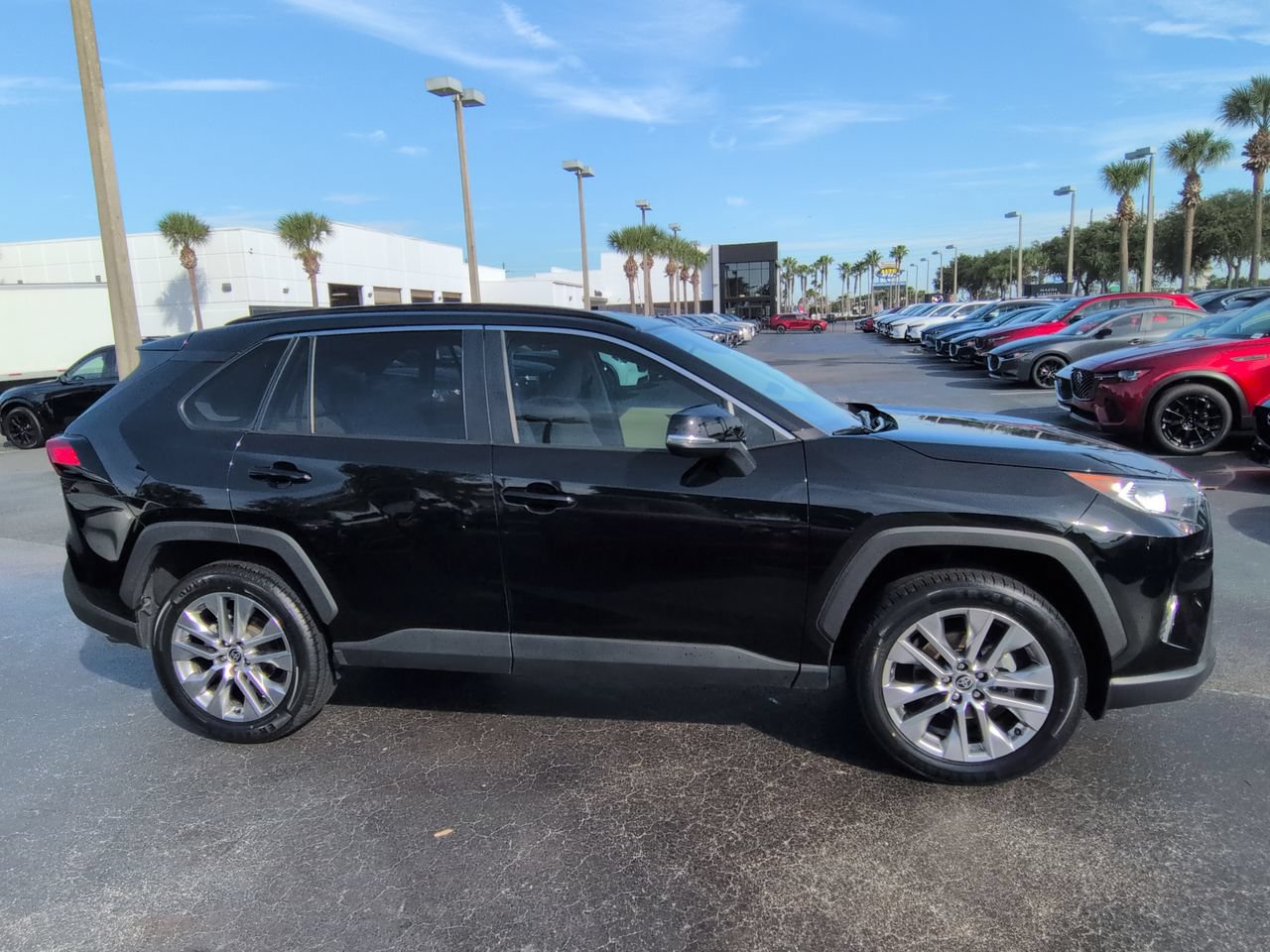 Used 2021 Toyota RAV4 XLE Premium FWD image 3