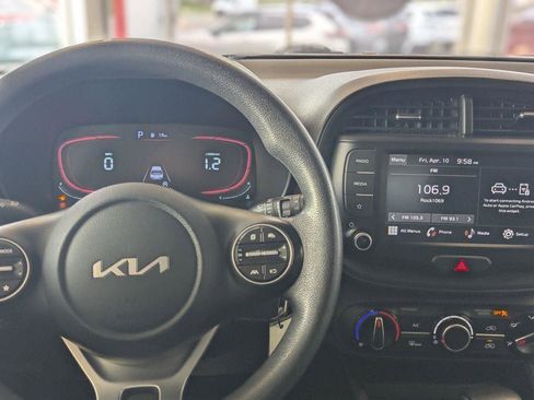 Used 2023 Kia Soul LX w/ Option Group 015 FWD image 27