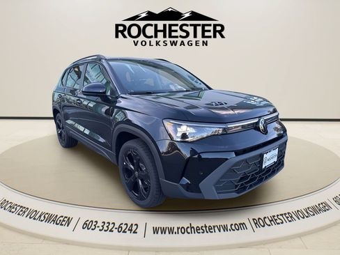 Used 2026 Volkswagen Taos SE AWD/4WD image 14