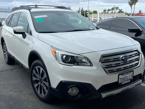 Used 2016 Subaru Outback 2.5i Limited AWD/4WD image 3