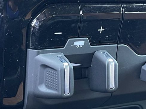 Used 2022 RAM 1500 Limited w/ Body Color Bumper Group AWD/4WD image 22