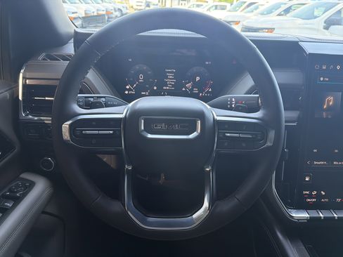 Used 2026 GMC Yukon XL Elevation image 18