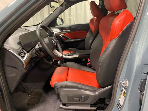 Used 2025 BMW X1 xDrive28i w/ Convenience Package image 3