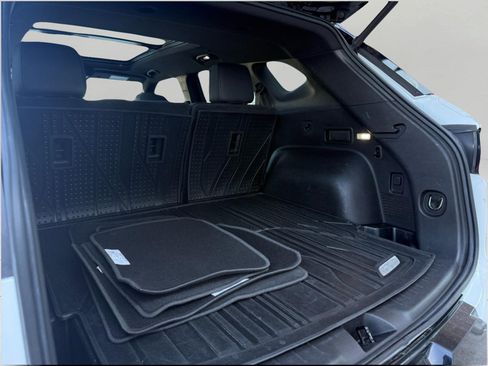 Used 2022 Chevrolet Blazer RS w/ Enhanced Convenience Package image 17