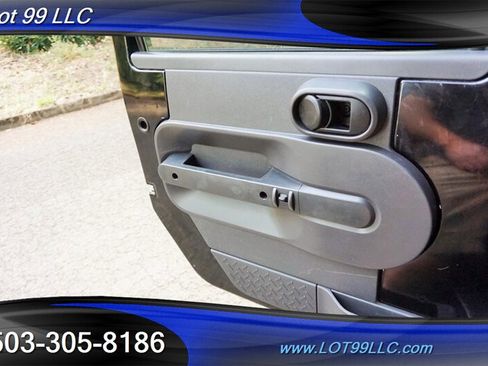 Used 2007 Jeep Wrangler Sahara w/ Dual Top Group AWD/4WD image 23