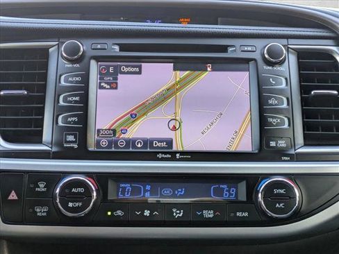 Used 2014 Toyota Highlander Limited Platinum image 14