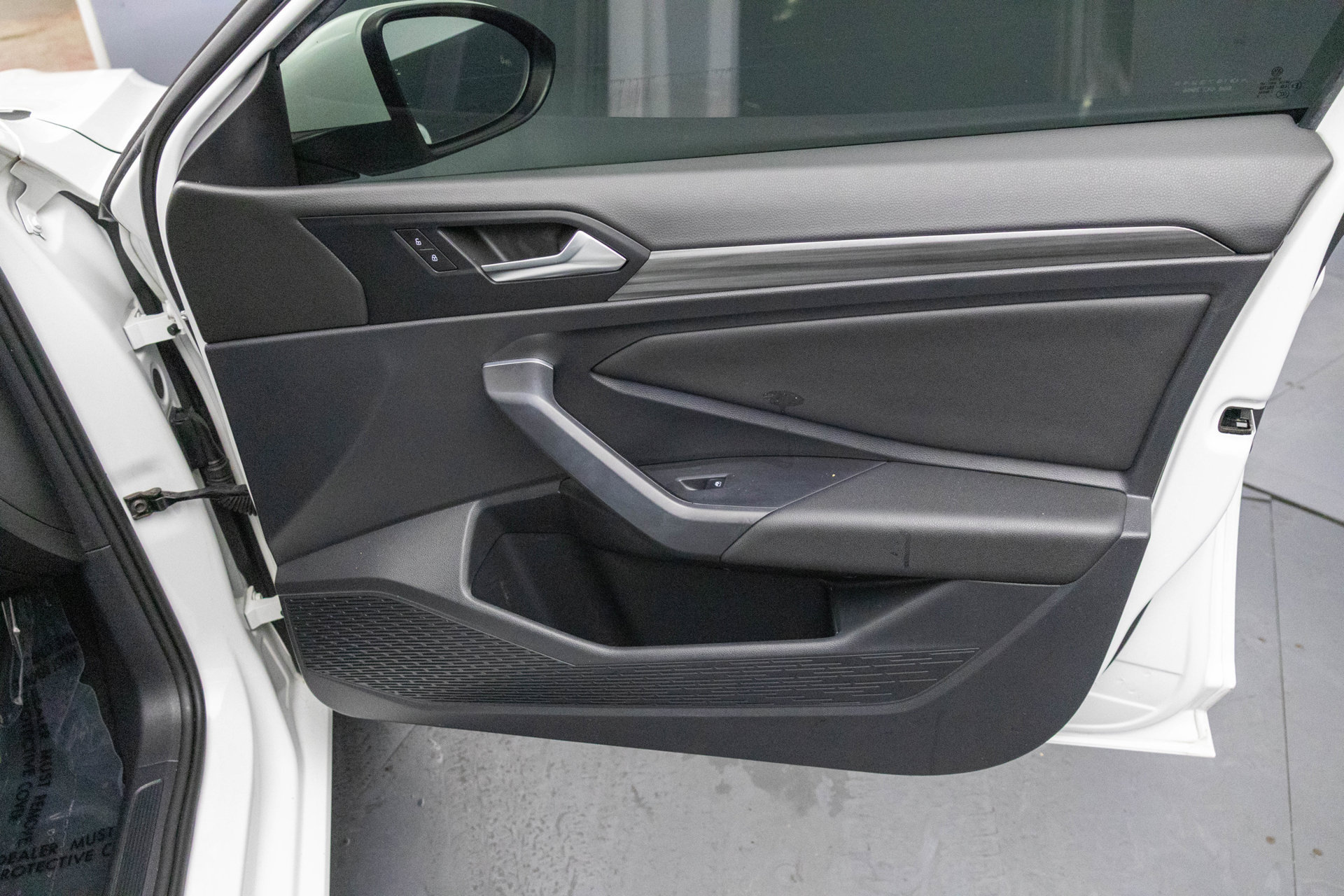 Used 2019 Volkswagen Jetta SEL w/ Cold Weather Package FWD image 36