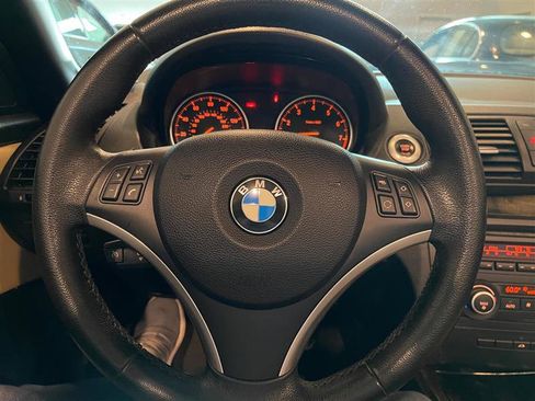 Used 2009 BMW 135i Convertible image 11