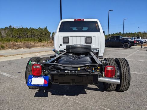 New 2026 RAM 5500 Tradesman image 16