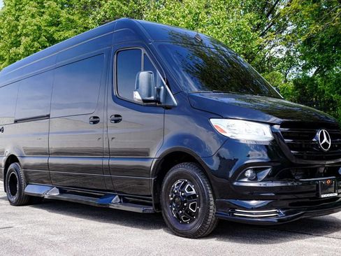 Used 2021 Mercedes-Benz Sprinter 3500 image 4