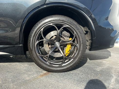 Used 2020 Alfa Romeo Stelvio Quadrifoglio image 35