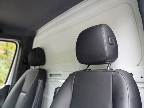 Used 2023 Mercedes-Benz Sprinter 3500 image 28