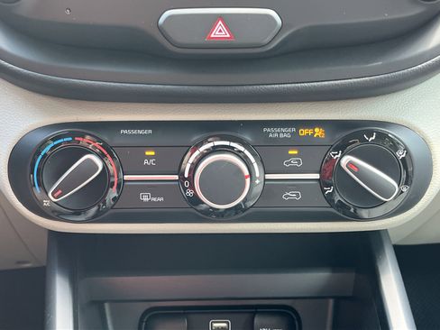 New 2025 Kia Soul LX w/ LX Technology Package image 7