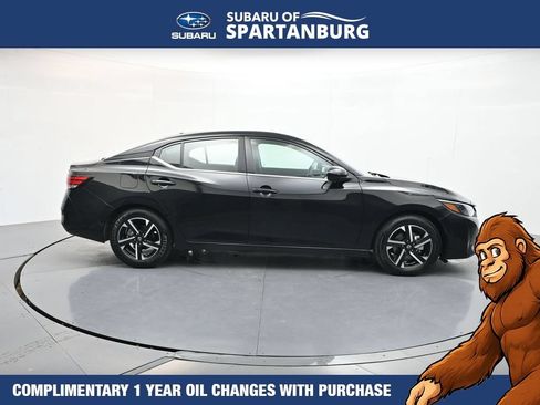 Used 2024 Nissan Sentra SV FWD image 9