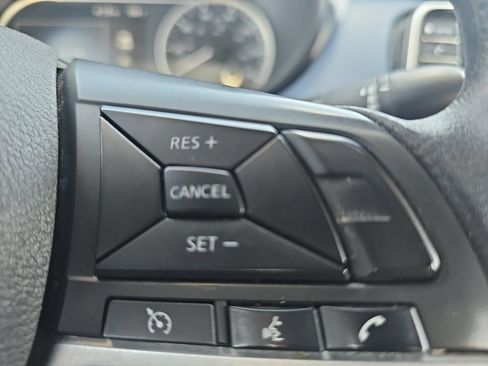 Used 2023 Nissan Versa SV FWD image 17