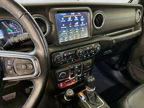 Used 2021 Jeep Wrangler Unlimited Rubicon 4xe w/ Steel Bumper Group image 26