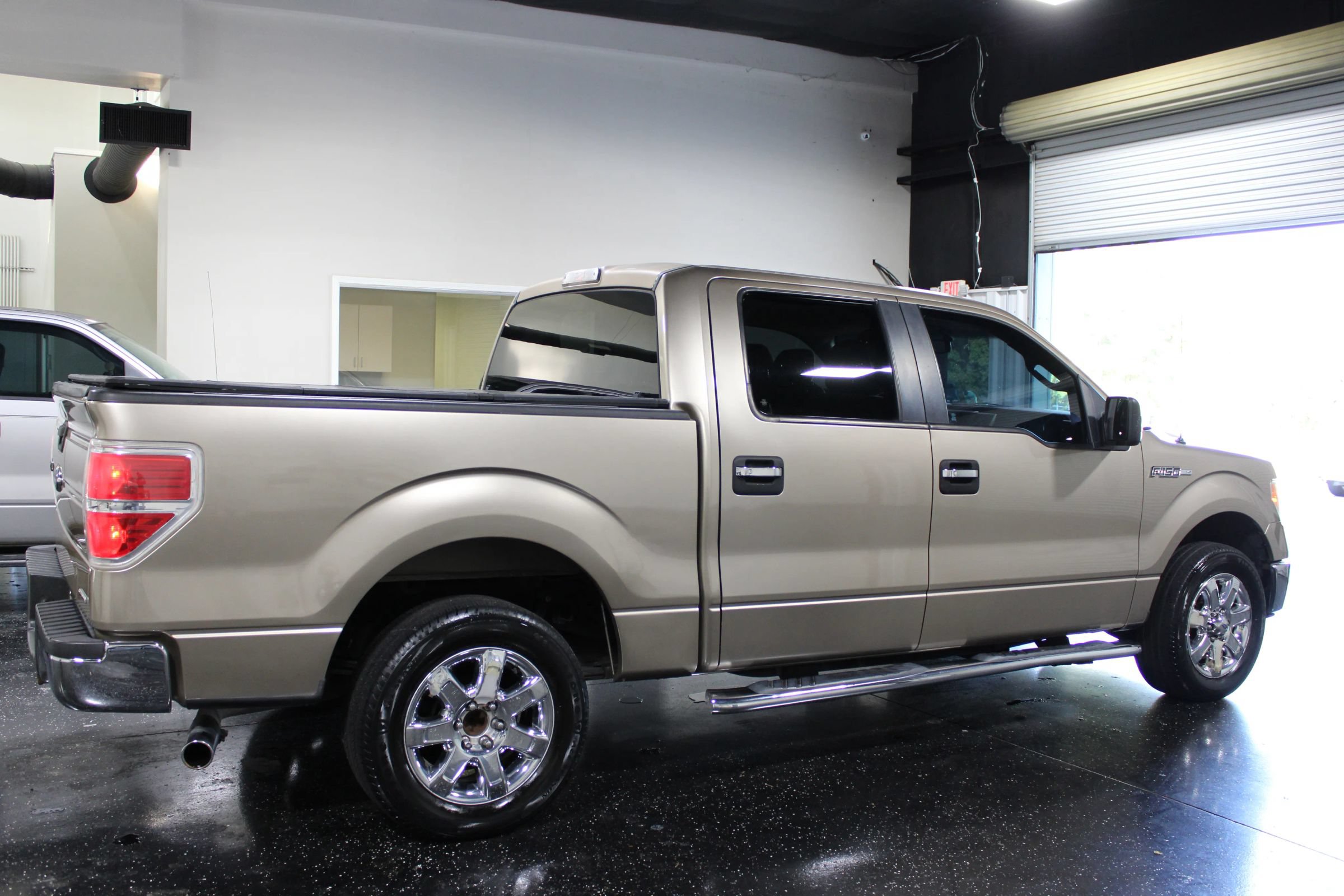 Used 2013 Ford F150 XLT w/ XLT Chrome Pkg RWD image 3