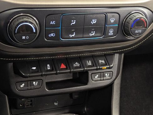 Used 2020 GMC Canyon Denali image 27