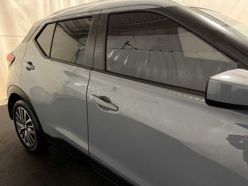 Used 2021 Nissan Kicks SV image 11