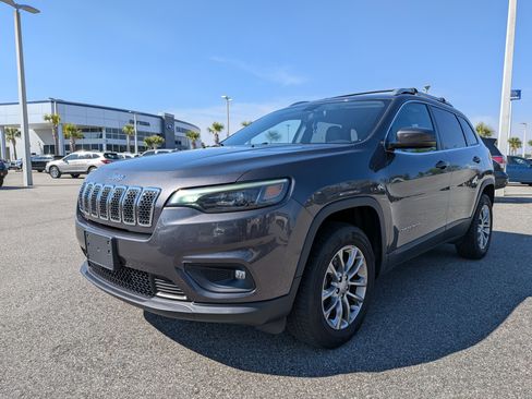 Used 2020 Jeep Cherokee Latitude Plus w/ Cold Weather Group image 7