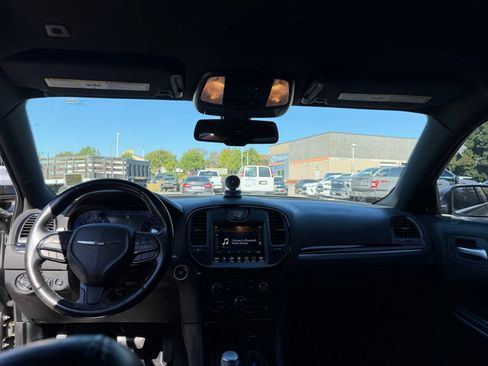 Used 2019 Chrysler 300 S RWD image 11