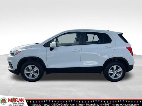 Certified 2022 Chevrolet Trax LS w/ Tint and Cruise Package image 3
