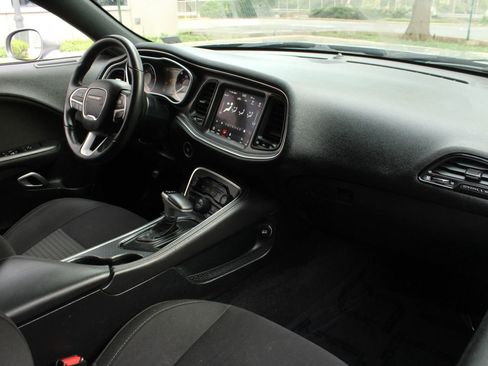 Used 2018 Dodge Challenger R/T Scat Pack RWD image 19