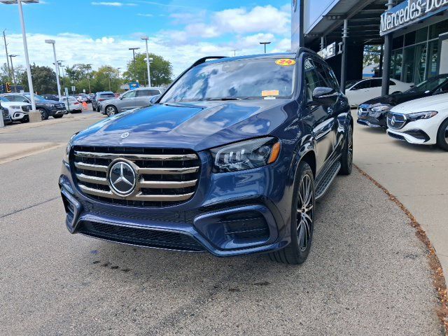 Used 2024 Mercedes-Benz GLS 450 4MATIC image 3